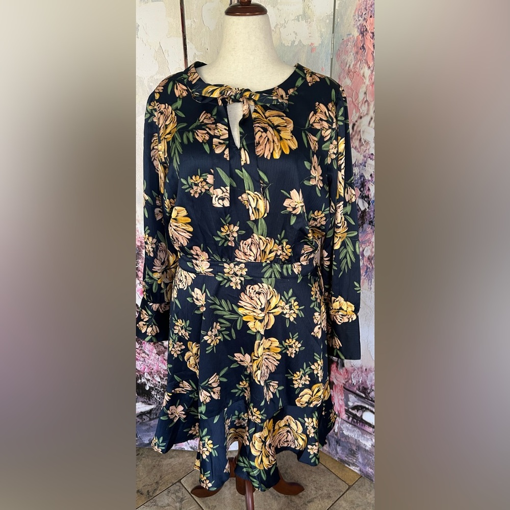 Jessica Simpson - Floral Tie-Neck Long Sleeve Dress. Brand New. Size 2X